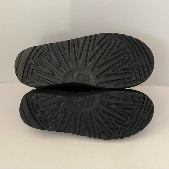 UGG Classic Ultra Mini Boots Kid’s 6 (Will Fit a Women’s 8) NWOB - Picture 5 of 14